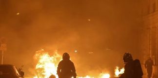 159 coches incendiados, 24 edificios públicos dañados en Francia