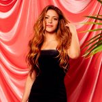 Shakira llega a La Semana de la Moda en París con un peculiar vestido Shakira llega a La Semana de la Moda en París con un peculiar vestido