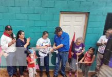 Gobierno de Nicaragua entrega vivienda a familia que sufrió un incendio en Siuna Foto: Gobierno de Nicaragua entregan vivienda a familia que sufrió un incendio en Siuna / TN8