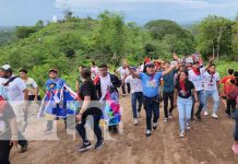 Miles de leoneses caminan hacia el Fortín de Acosasco conmemorando a los héroes y mártires Foto: Miles de leones caminan hacia el Fortín de Acosasco conmemorando a los héroes y mártires / TN8