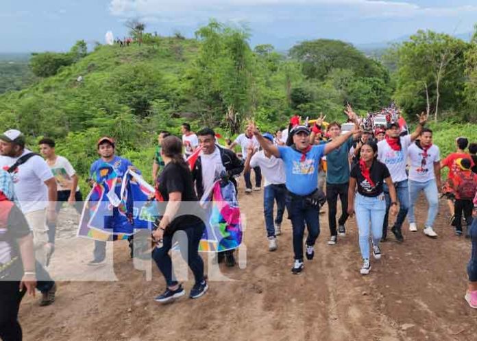 3 Foto: Miles de leones caminan hacia el Fortín de Acosasco conmemorando a los héroes y mártires / TN8