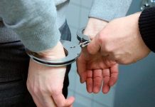 Arrestan a entrenador de fútbol tras encontrar videos de niños siendo abusados en EE.UU