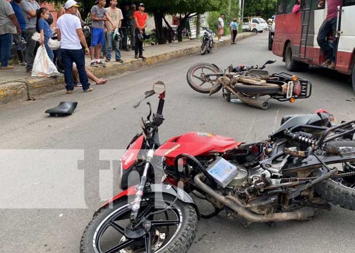 3 Dos motociclistas impactan y uno queda lesionado en Juigalpa, Chontales