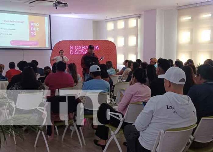 Foto: Éxito en taller de portafolio y moodboard de Nicaragua Diseña / Cortesía