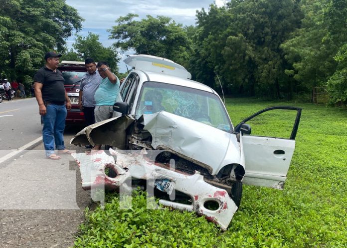 3 Foto: Impacto entre vehículos deja a un conductor lesionado en Crt. Chinandega-Somotillo / TN8