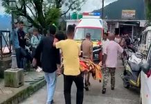 Electrocutadas mueren quince personas cerca del río India