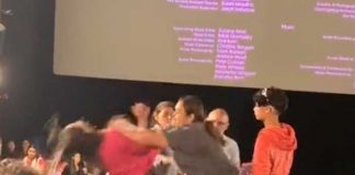 ¡Duelo de muñecas! Golpes estallan entre mujeres durante función de Barbie