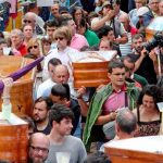 Desfilar en ataúd con la ropa que llevarías en tu funeral, tradición en España Desfilar en ataúd con la ropa que llevarías en tu funeral, tradición en España