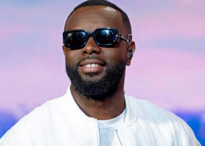 3 En protesta por maltrato a migrantes el rapero