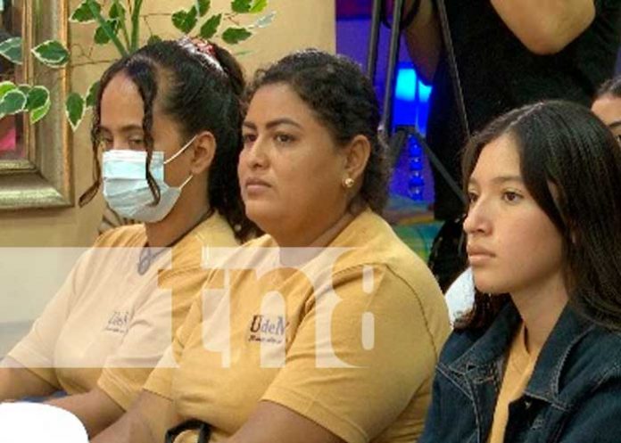 Fotos: Futuros profesionales del sector turismo reciben taller de