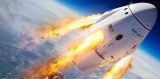 Foto: "Se sospecha" que Elon Musk podría haber “perforado” el borde del espacio, al lanzar el vehículo SpaceX hacia la ionosfera de la Tierra / Cortesía.