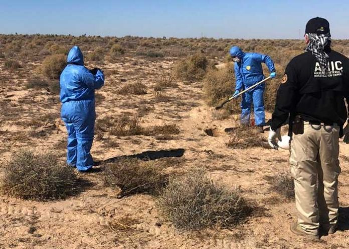 Fosas de cuerpos en patios de Sonora, México 