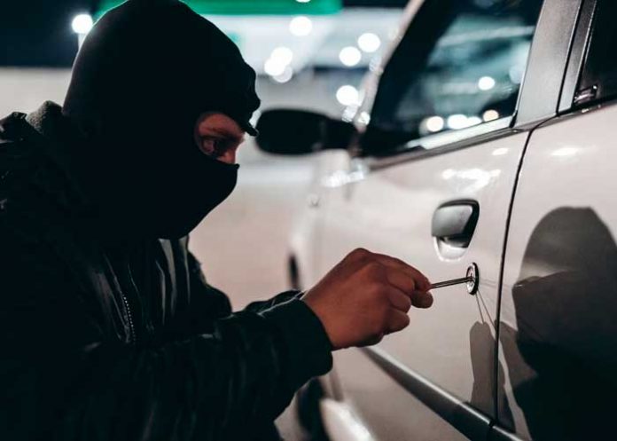 Foto: Automovilista escapa de delincuentes armados en EE.UU. (VIDEO) / Cortesía