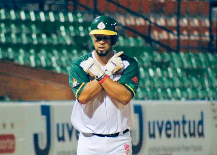 cheslor, cuthbert, delfines, guaira, venezuela,