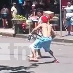 ¡Lindas pinturas! Machetazos en el mercadito de Ciudad Sandino (VIDEO)