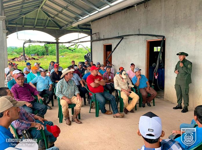 Beco se reúne con productores de Rosita