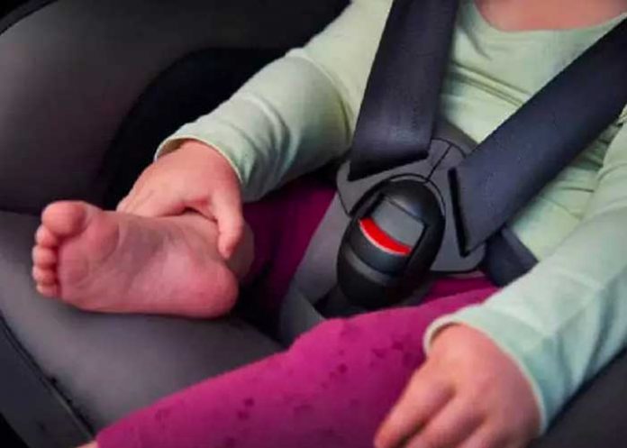 Bebé de 10 meses en un auto caliente en Florida