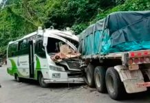 Brutal accidente en México deja 6 muertos y 53 lesionados Accidente de carretera en México deja 6 muertos