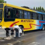 ¡Colisión múltiple en Chontales! Bus, carro y moto protagonizan accidente Foto: Choque entre bus, carro y moto en carretera de Chontales / TN8