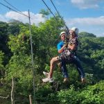 Viral: ¡Nivel de abuelita! Se lanza al canopy de Catarina sin miedo Foto: Abuelita se hace viral con el canopy de Catarina / Cortesía