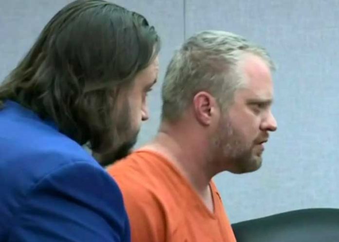 Envenenó a su esposa para irse con otra mujer 