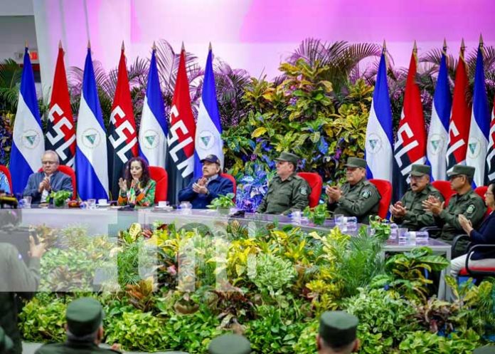 Foto: Acto del 44 aniversario de la Fuerza Aérea de Nicaragua, presidido por el Comandante Daniel Ortega / TN8