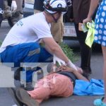 Joven imprudente atropellado en la Carretera Nueva a León: Iba buscando la ruta Foto: Imprudencia deja accidente en la Carretera Nueva a León / TN8