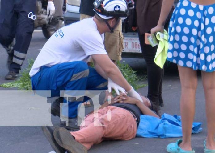 jovemas-1 Foto: Imprudencia deja accidente en la Carretera Nueva a León / TN8