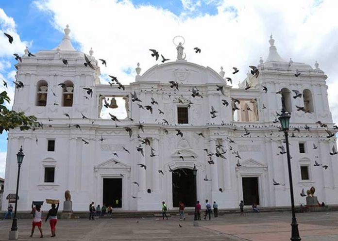 Los 500 años de las fundaciones de León viejo y Granada