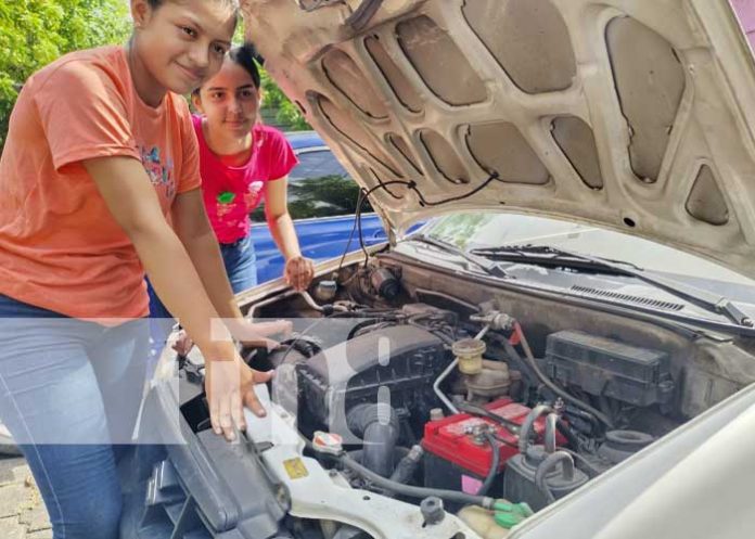 Foto: Mecánica automotriz en el Centro Tecnológico Simón Bolívar, Managua / TN8