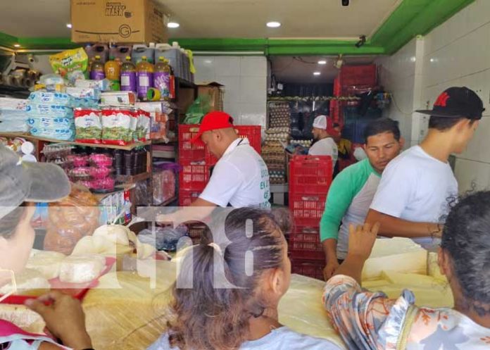 merca-12 Foto: Ambiente en el Mercado Iván Montenegro / TN8