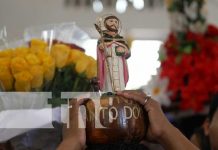 ¡Viva Minguito! Bajan y visten imagen de Santo Domingo en Managua Foto: Mañana es la gran peregrinación llena de alegría, arte y tradición de las Fiestas de Managua; fiestas de Santo Domingo de Guzmán / TN8