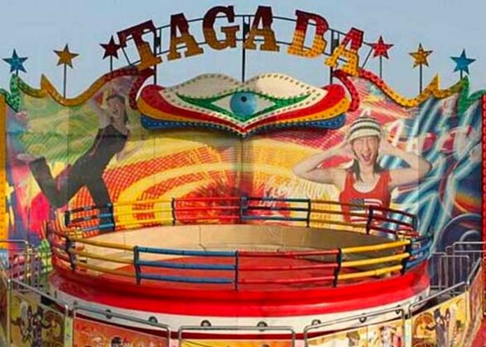 Se queda sin pantalones en juego mecánico