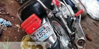 Motociclista se "palma" en brutal accidente en carretera San Gregorio, Diriamba