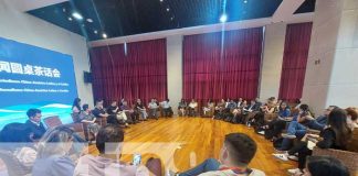 Los cuadros en los pasillos representan cada memoria de China con el resto de países