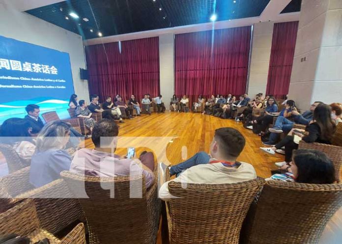 Los cuadros en los pasillos representan cada memoria de China con el resto de países