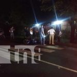 Familia motorizada escapa de la muerte en Granada Familia motorizada escapa de la muerte en Granada