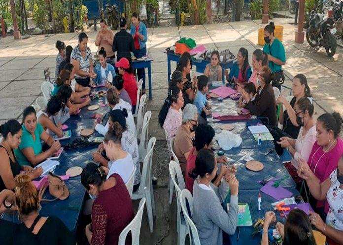 Gobierno sigue impulsando las Escuelas de Oficios en todo el país