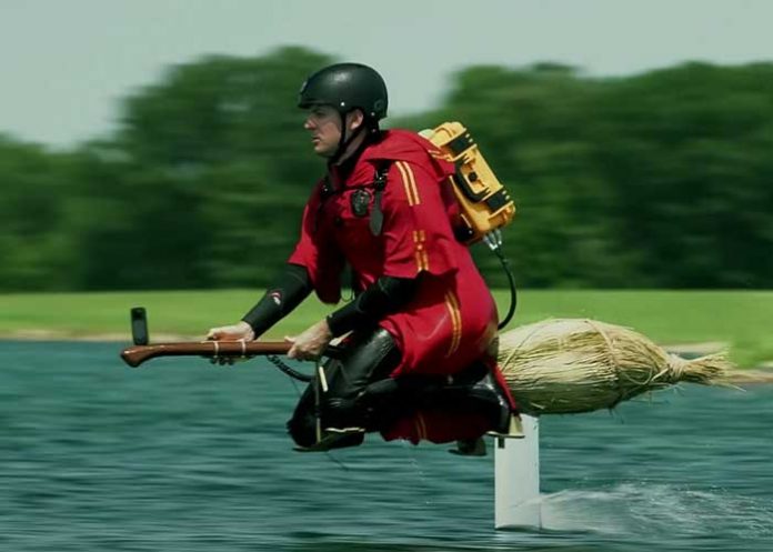 1 Foto: Impactante escoba voladora de Harry Potter ya es una realidad / Cortesía