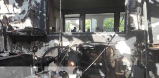 Taller de una mueblería es consumido por voraces lenguas de fuego en Managua