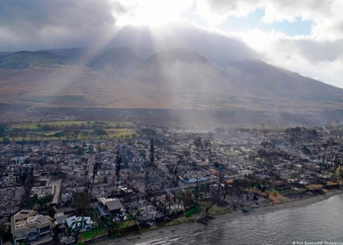 Ascienden a 53 la cifra de muertes en Hawái por incendios forestales