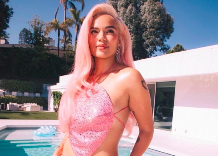 Foto: Por poco y casi queda sin falda Karol G, con su blooper subido de tono/Cortesía