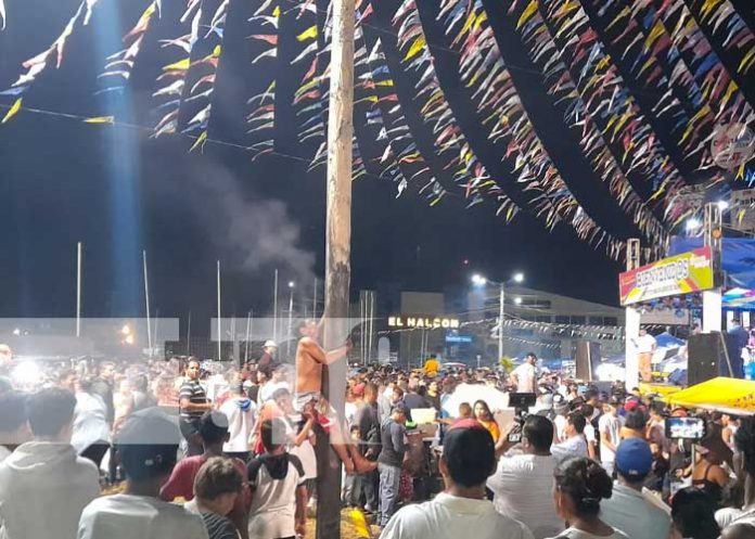 1 El 'Palo Lucio' de Chema pelón da la bienvenida a las fiestas tradicionales de Managua