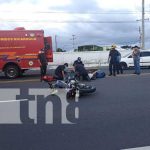 Motociclista la miró «pálida» tras adelantar e impactar contra microbús en Diriamba Motociclista la miró "pálida" tras adelantar e impactar contra microbús en Diriamba