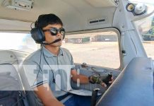 Jefferson Centeno de18 años es el piloto más joven de Nicaragua