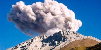 Se registra nueva explosión de gran magnitud en volcán Ubinas de Perú