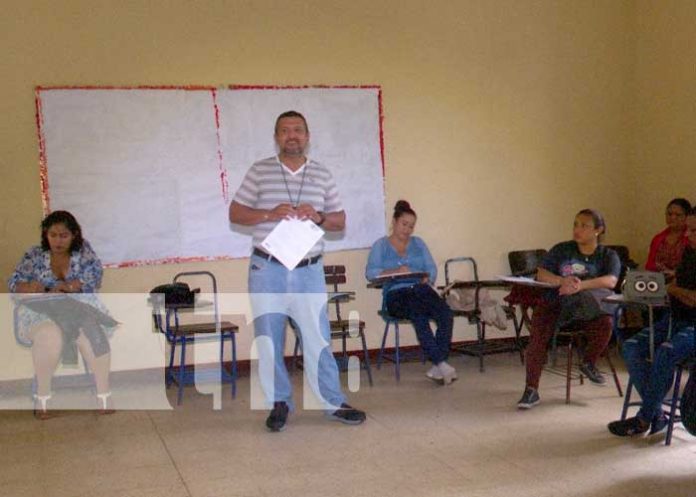 Docentes de Managua en encuentro pedagógico