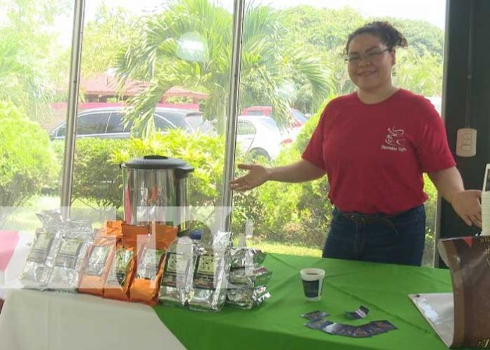 1 Foto: Se realizó el encuentro “Yo soy joven emprendedor”; un espacio para incentivar a los jóvenes a crear ideas de negocios y lograr concretarlas/TN8