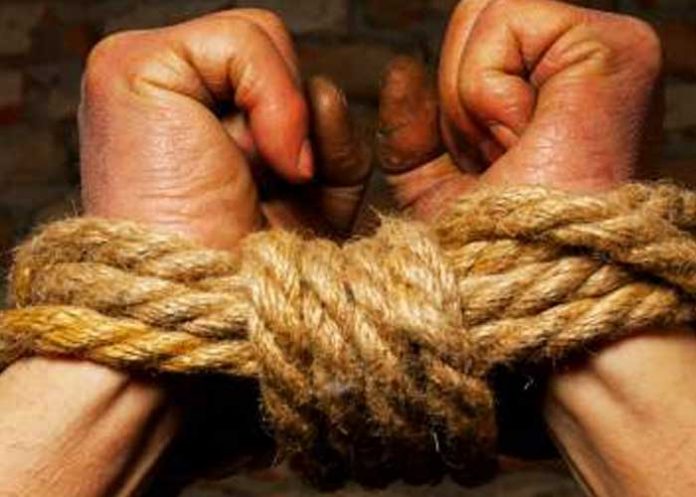 Foto: ¡En plena luz del día! Secuestran a dos mujeres en Michoacán / Cortesía