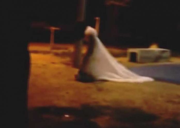 Juzgue usted: Vecino graba a la supuesta llorona y genera controversia